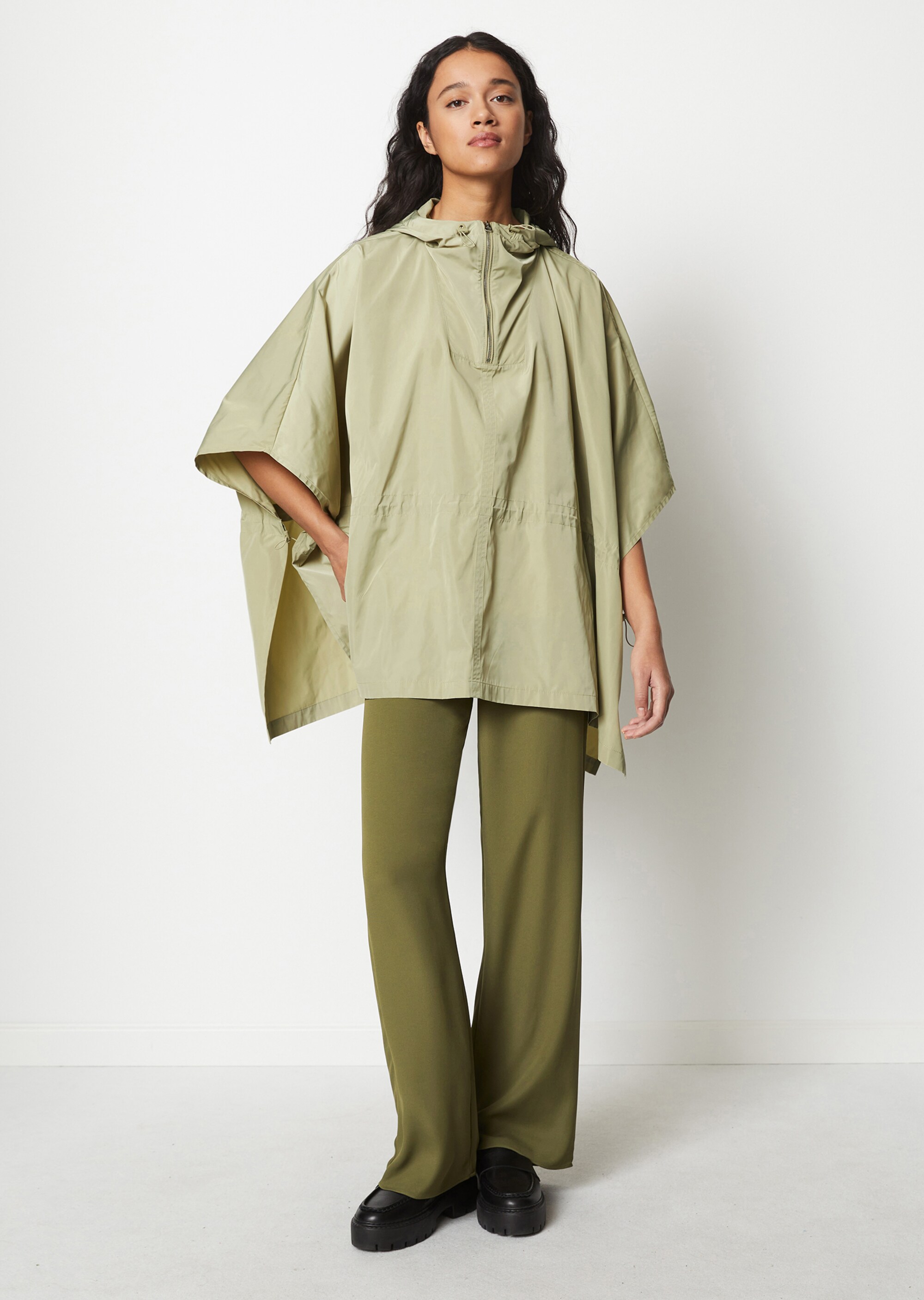 Cape oversizedaus recyceltem Polyester