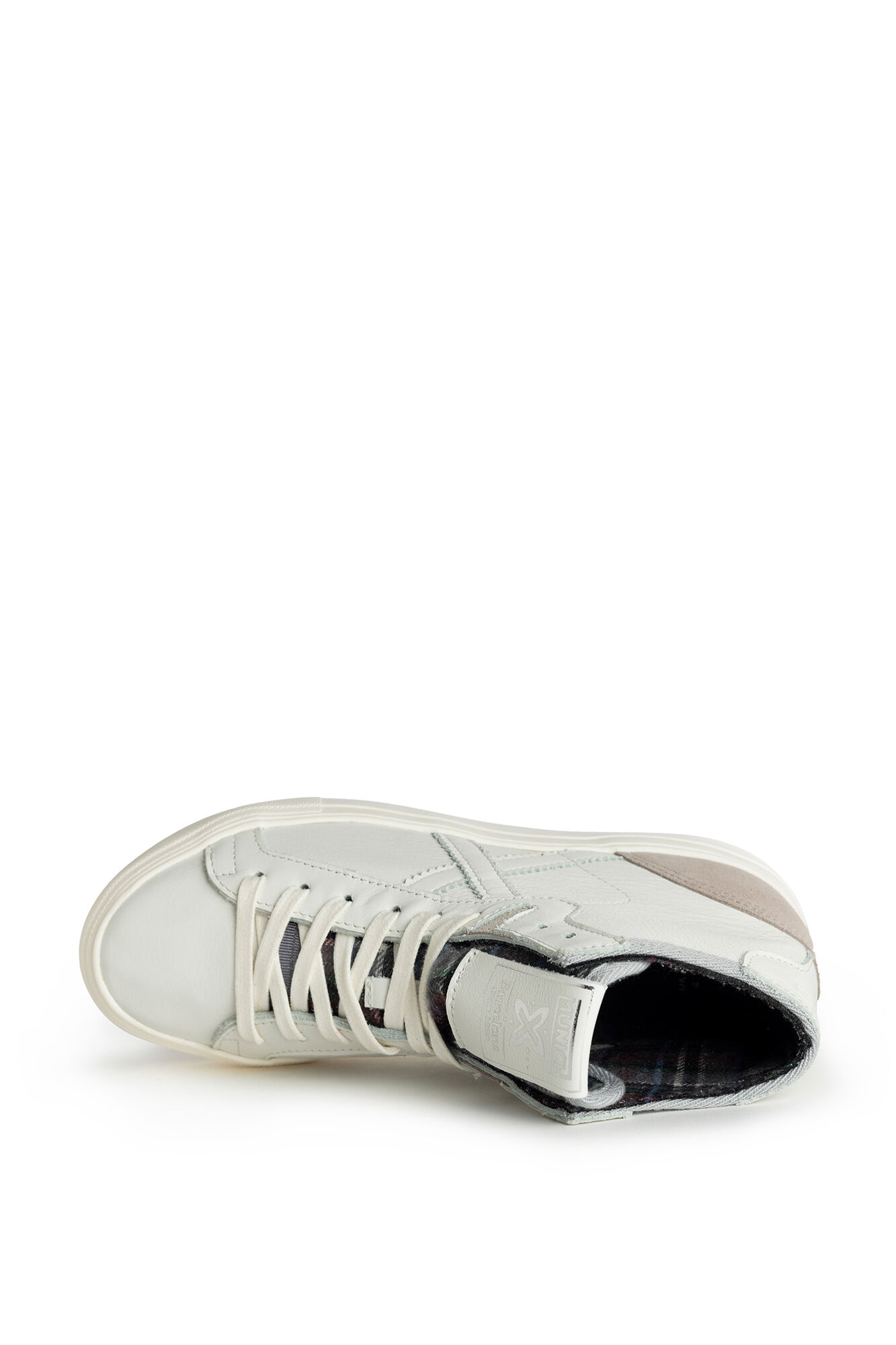Bota Nim 23
