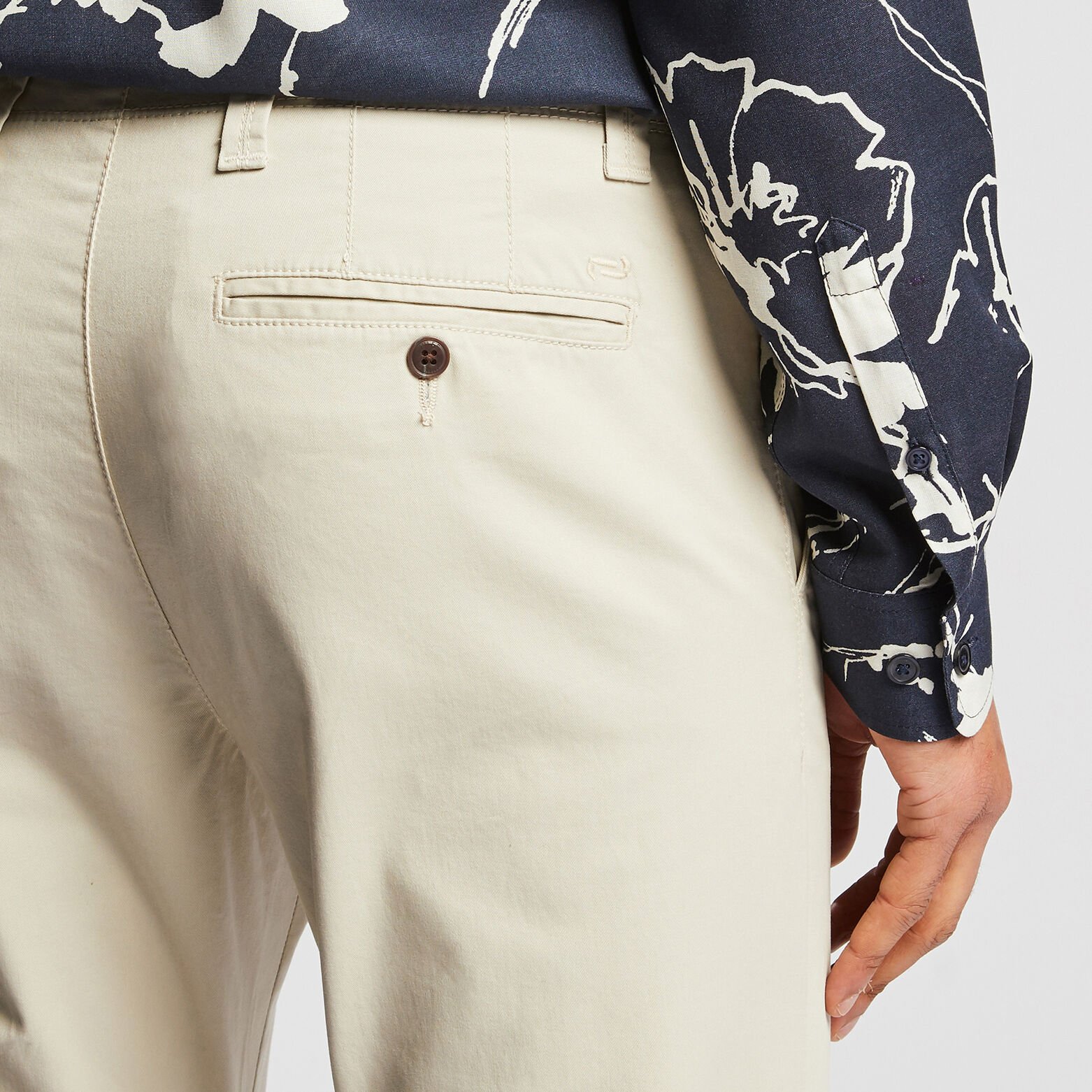 Pantalon chino slim Craie