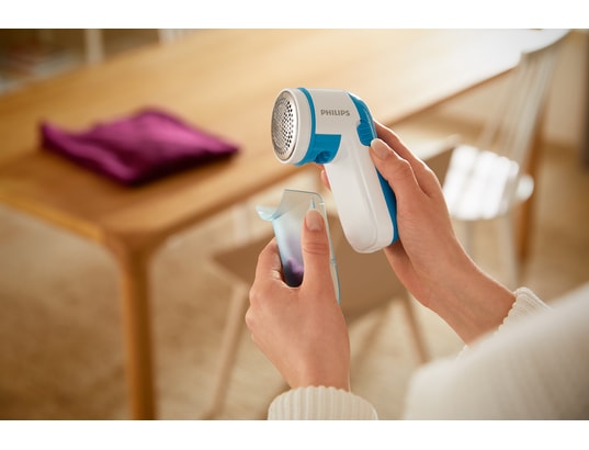 PHILIPS - Rasoir anti-bouloche GC026/00 3 lames, à piles, Bleu/Blanc