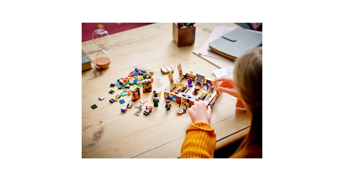 LEGOHarry Potter - Zweinstein magische hutkoffer Constructiespeelgoed  (76399)