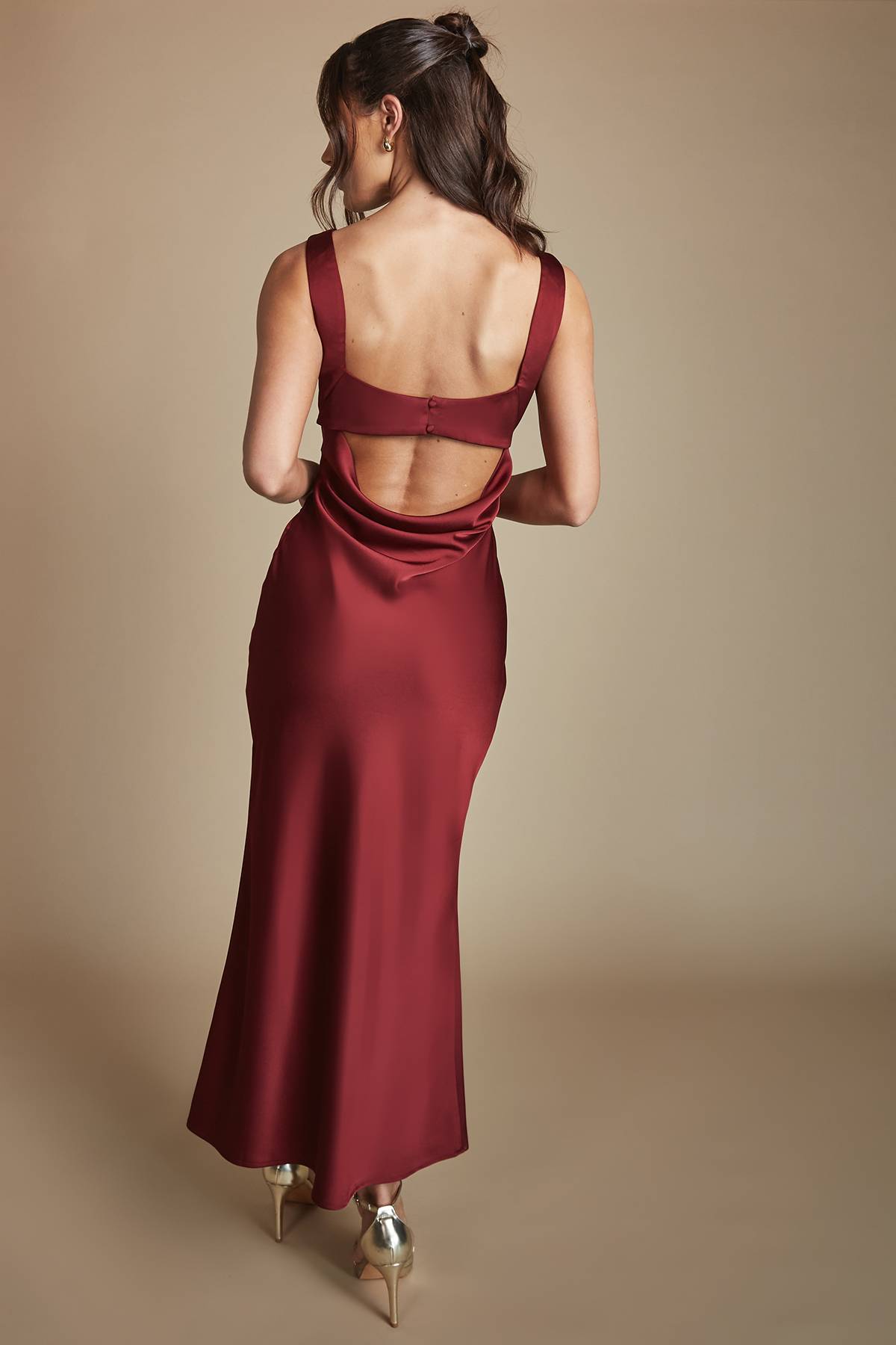 Oasis Robe De Demoiselle D'honneur Mi-longue Dos Nu Col Drapé Couleur Lie-de-vin