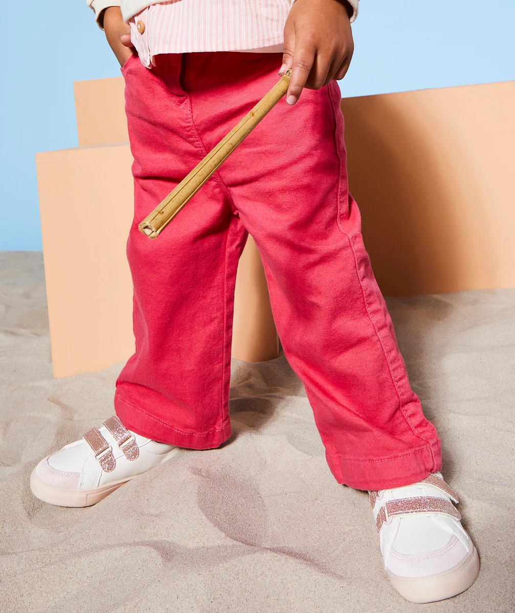 PANTALON WIDE LEG BÉBÉ FILLE EN DENIM LOW IMPACT ROSE AVEC CEINTURE
