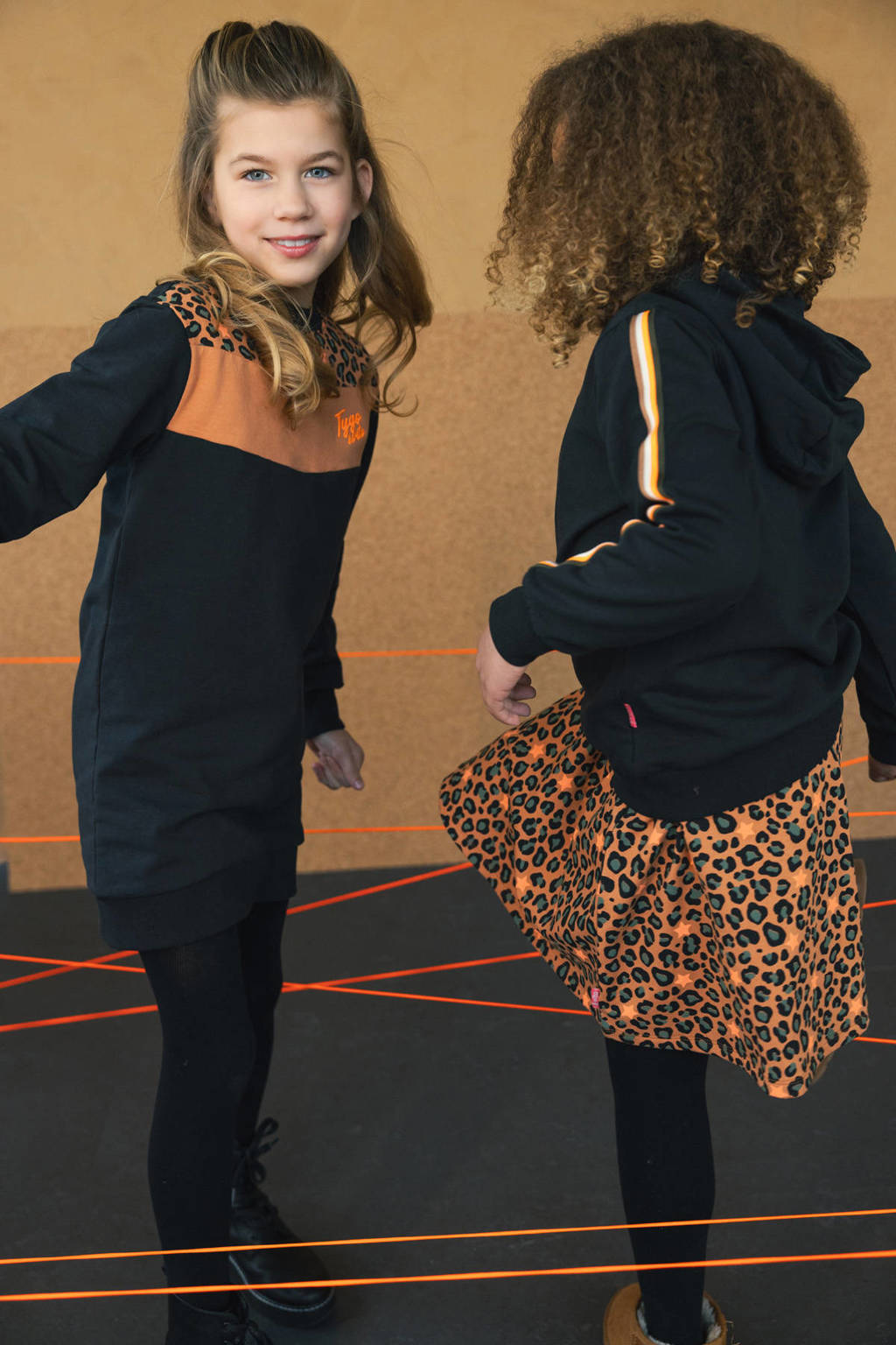 TYGO & vito sweatjurk Demi zwart/roestbruin