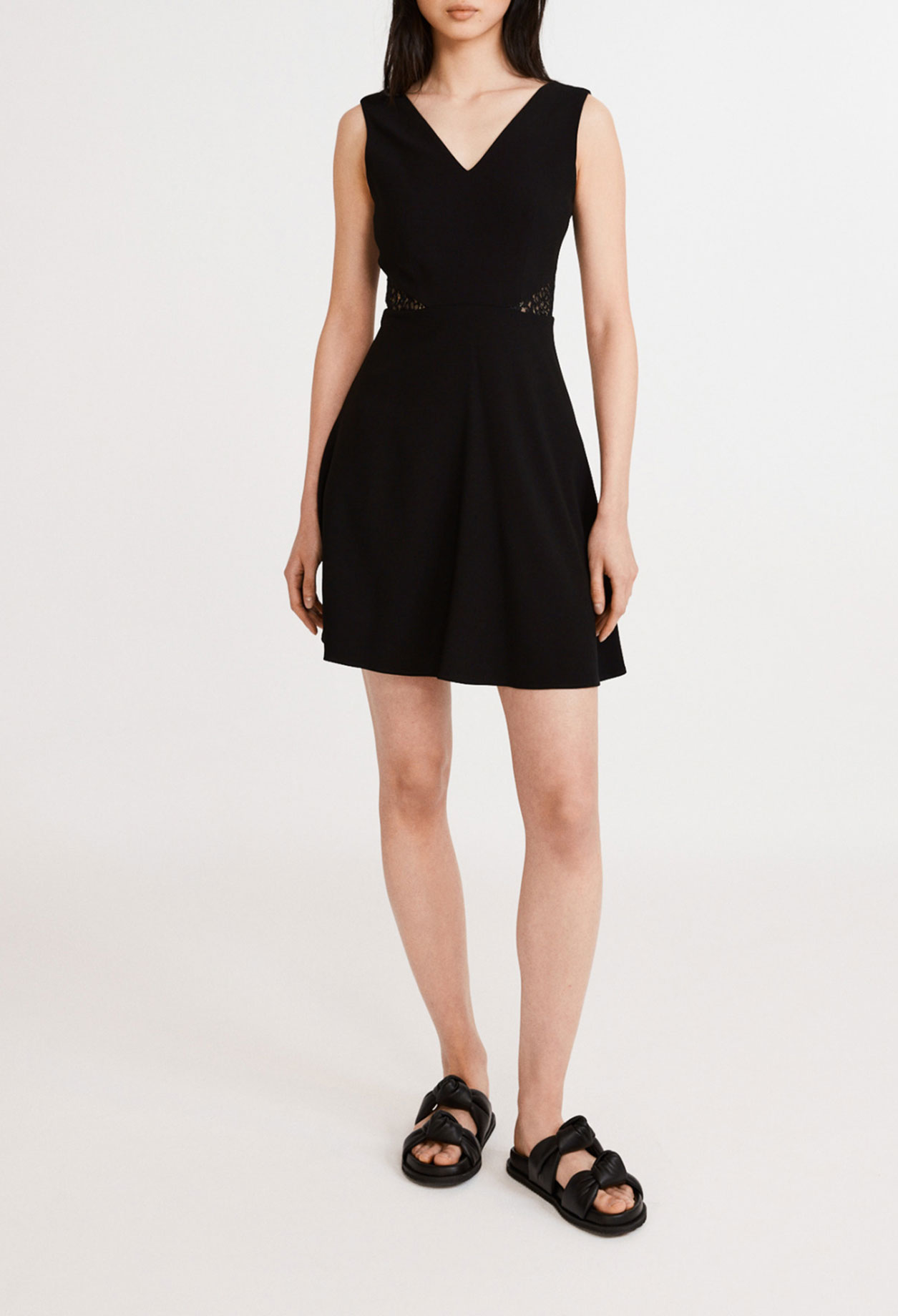Robe courte sans manches