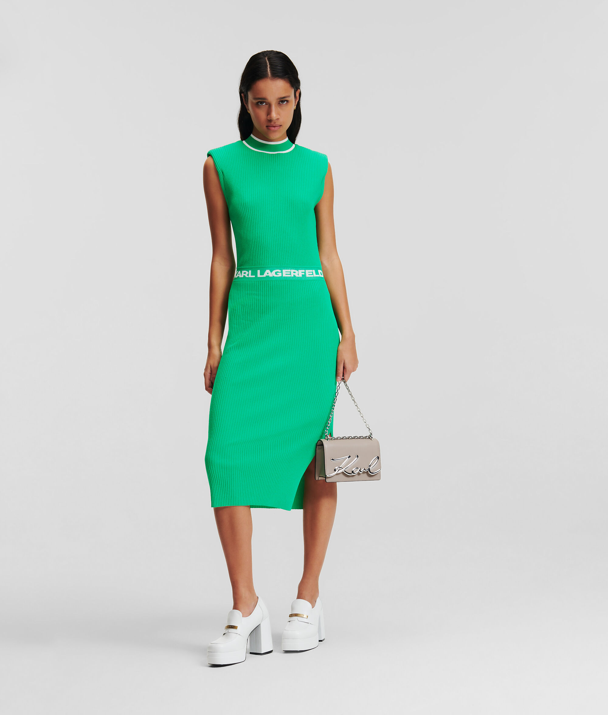 ROBE EN MAILLE MIDI À COL MONTANT