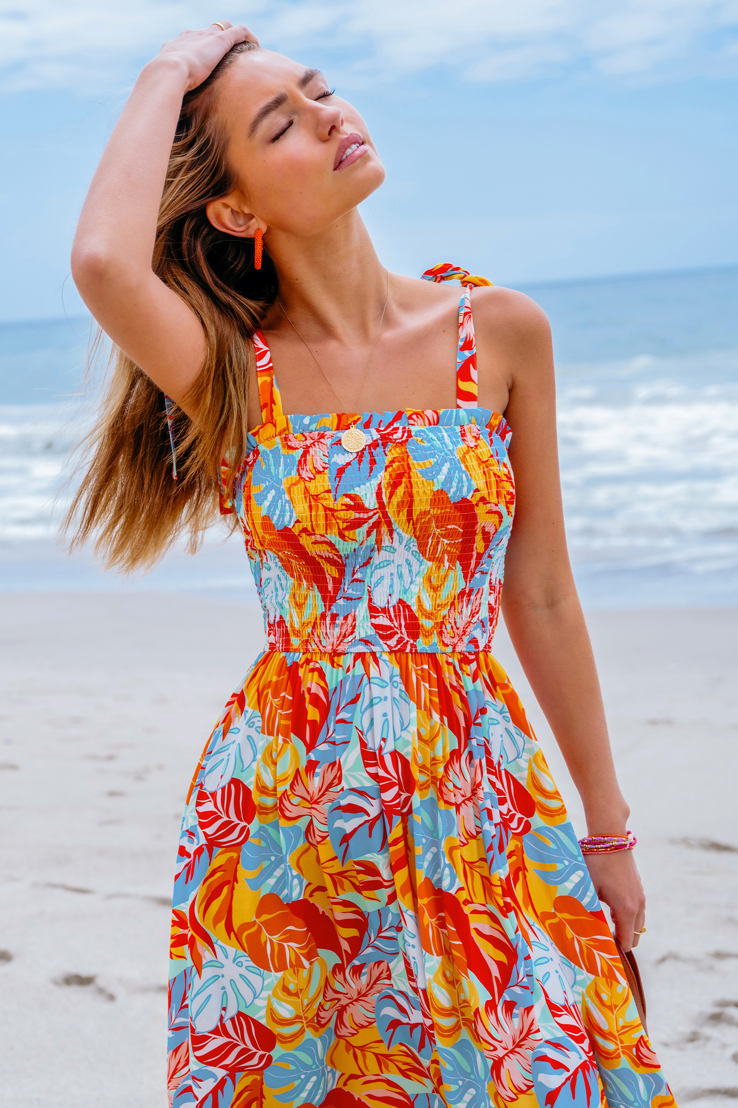 Robe maxi avec bretelles à nouer avec feuilles tropicales