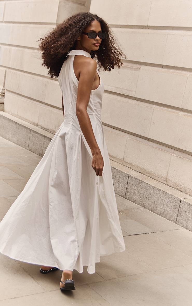 Blanc Robe Longue Évasée Sans Manches À Détail Col