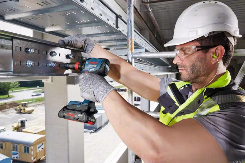 BOSCH COMBI-KIT 4 18V Tool: GSR 18V-110C + GDX 18V-210C + GWS 18V-10 + GBH 18V-24C + 1 4.0 AH battery (PROCORE) + 2 5.5 AH battery (PROCORE) + GAL 1880CV (L)PROFESSIONAL