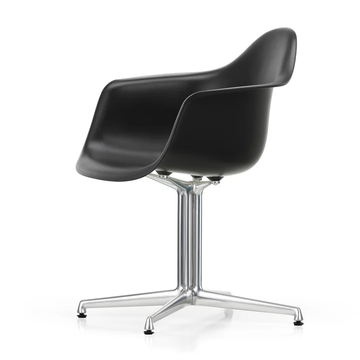 Vitra - Eames Plastic Armchair DAL RE, poliert / tiefschwarz (Filzgleiter basic dark)
