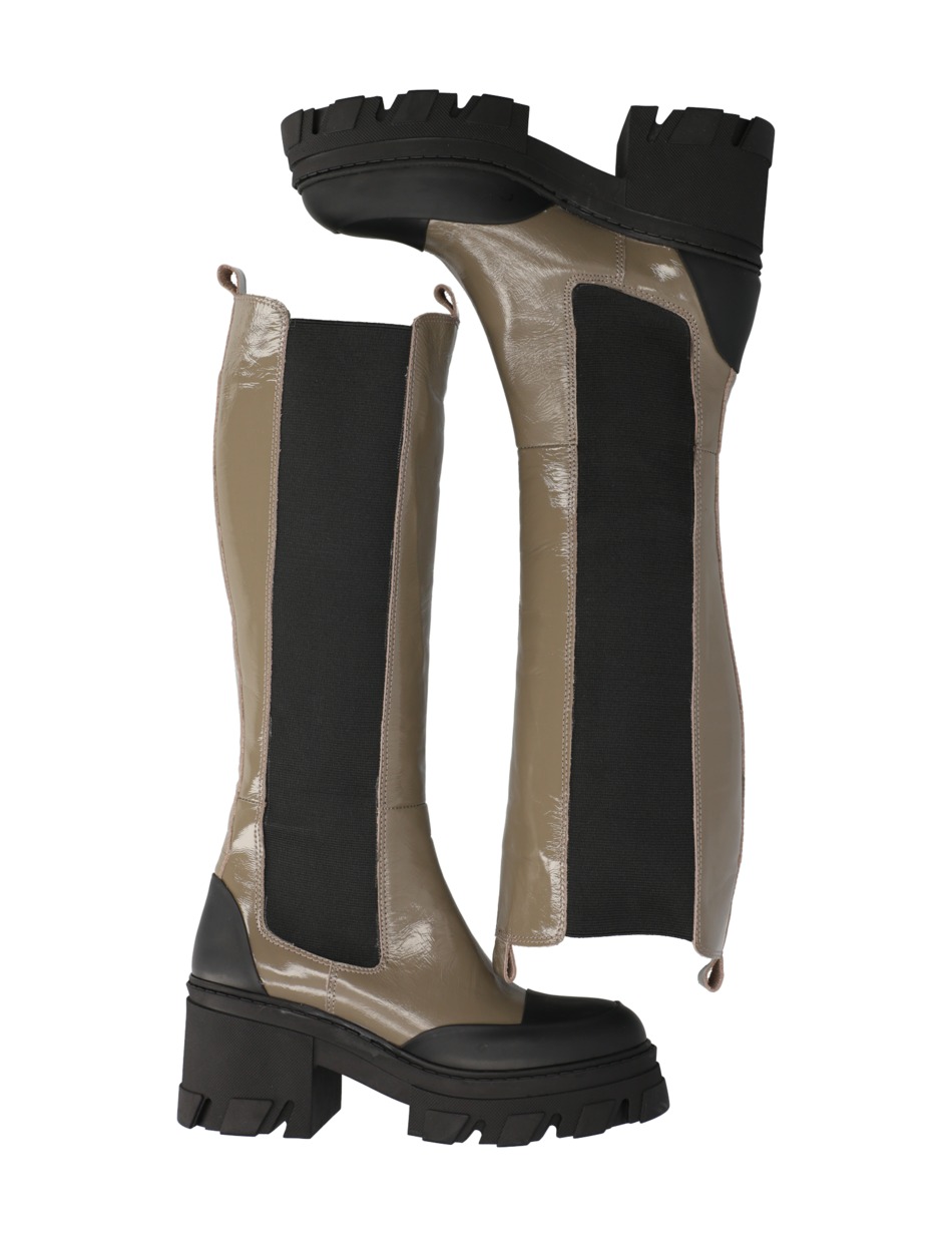 Lackleder Stiefel