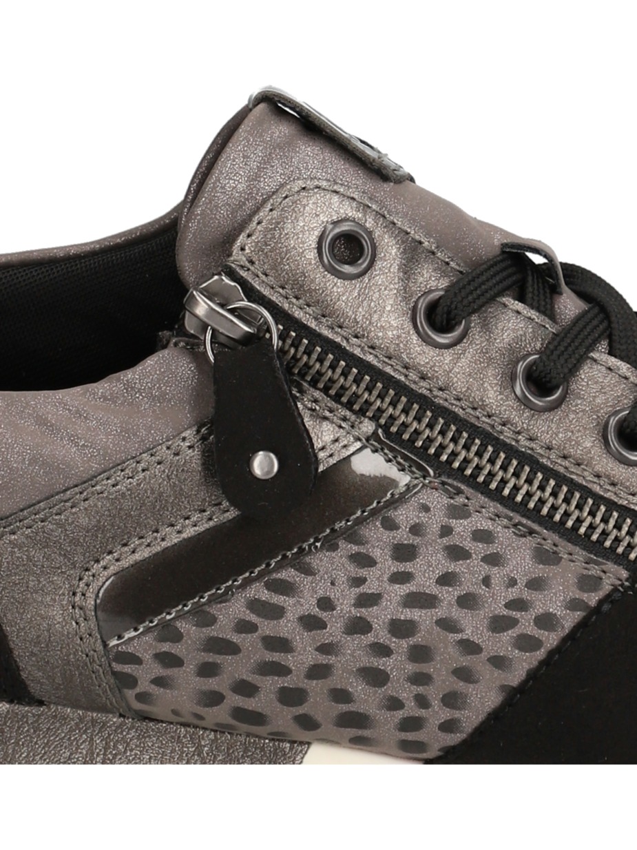 Sneaker