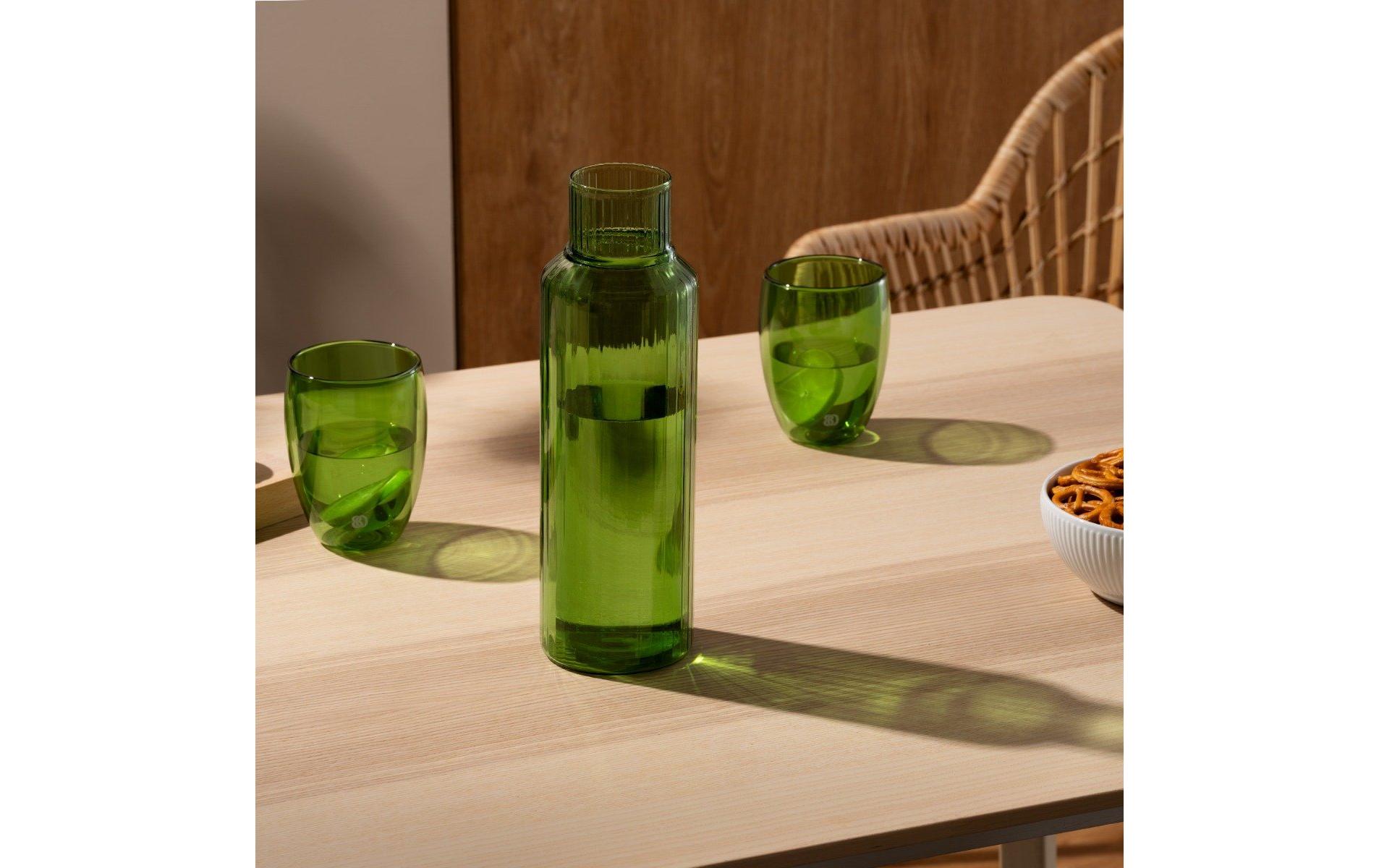 Karaffe Navalia Translucent Green, 0.9 lDoppelwandige Karaffe mit geripptem Teesieb