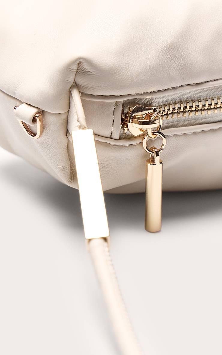 Crème Sac À Bandoulière En Synthétiquecuir Souple Avec Détails Dorés