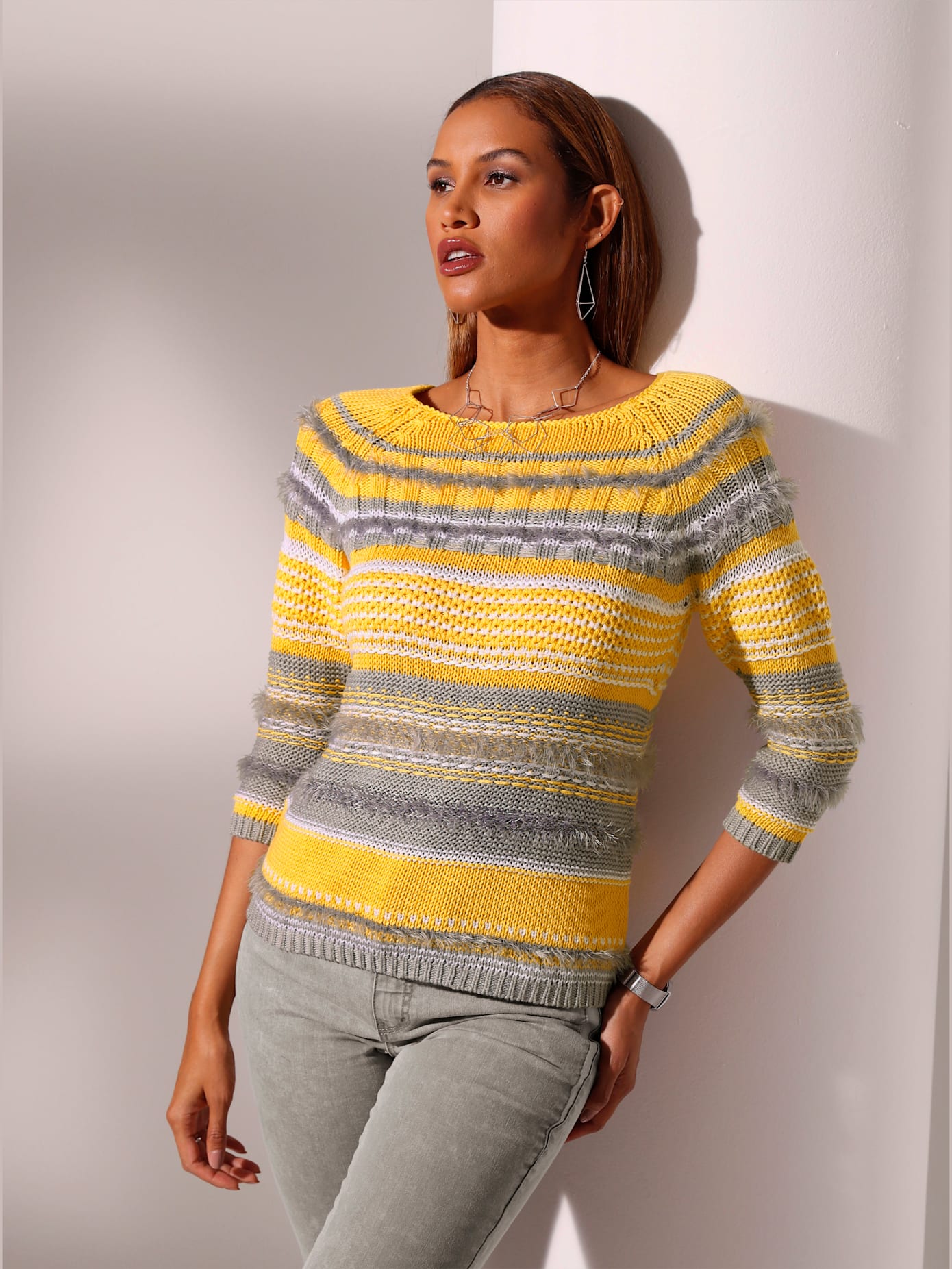 Pull fil moelleux à poils longs