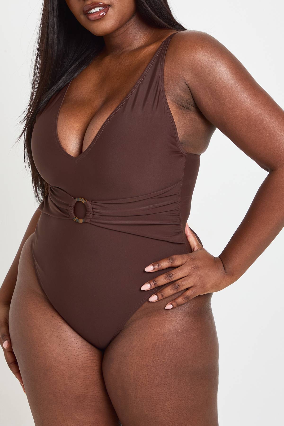 boohoo Maillot De Bain Grande Taille À Décolleté Plongeant Avec Anneau Et Contrôle Du Ventre