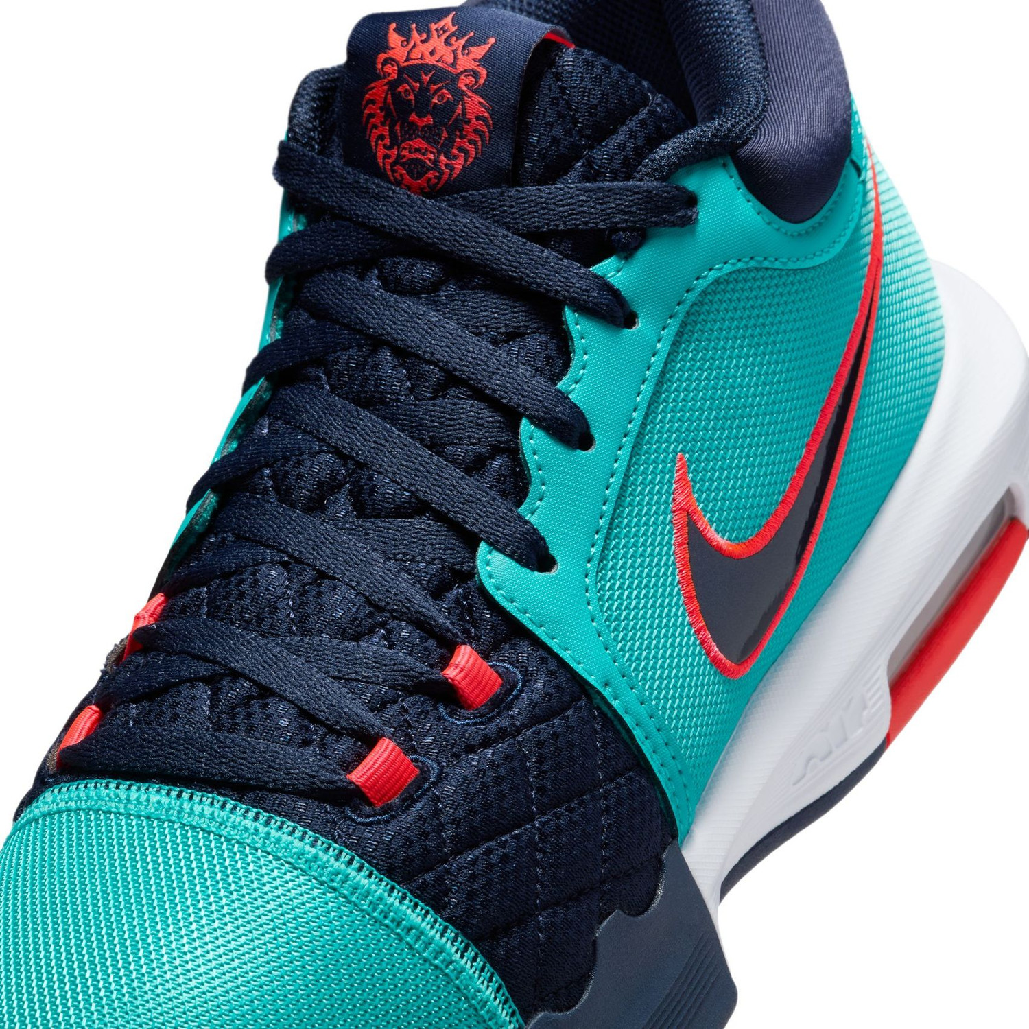 Nike LeBron Witness VIII