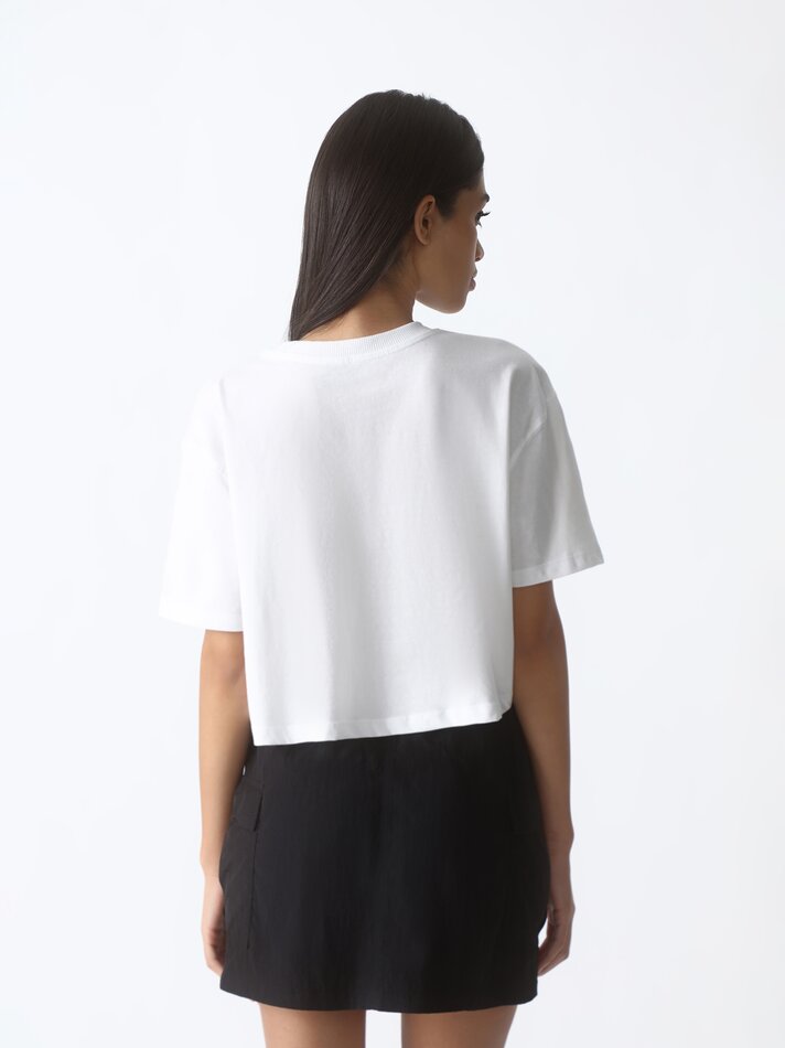 Camiseta cropped de manga curta - Branca