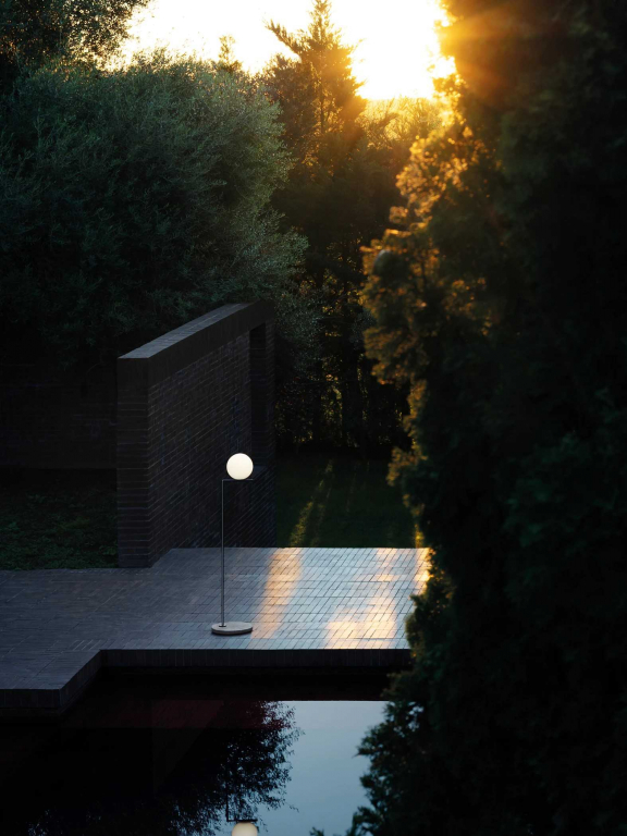 Flos IC Lights F1 Outdoor vloerlamp staal, voet donkergrijs