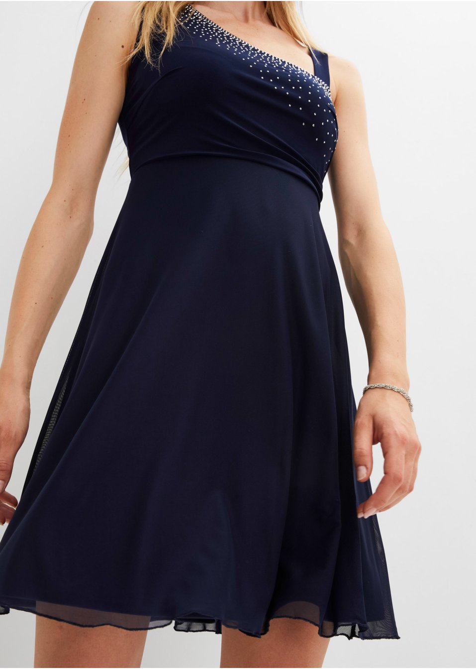 Robe avec application en strass