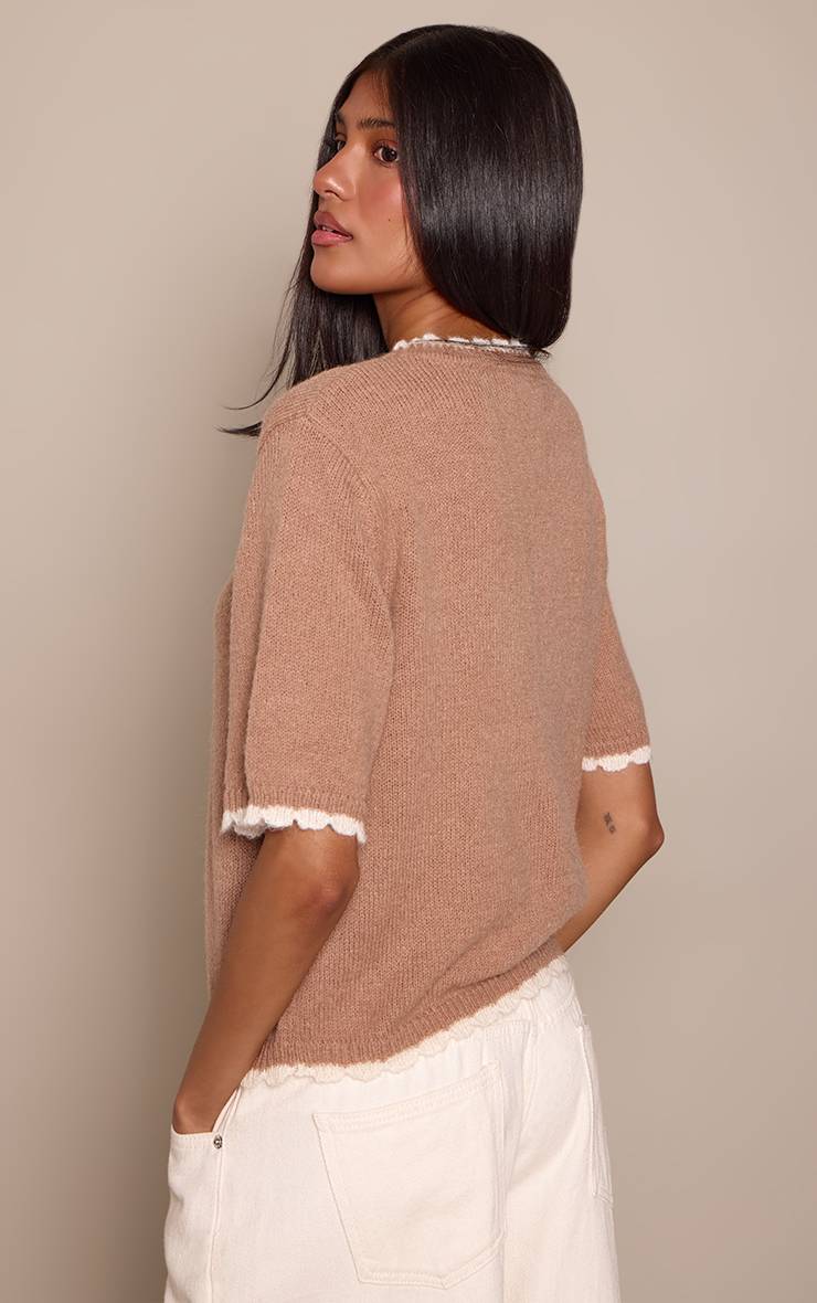 Taupe T-shirt En Maille Mélangée Laine À Bords Festonnés Contrastés