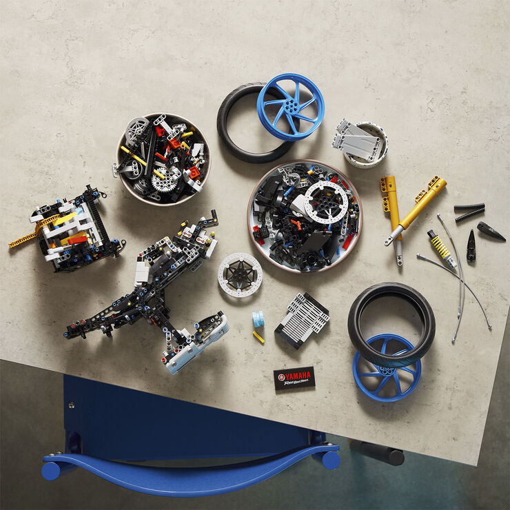 Lego Yamaha MT-10 SP 42159