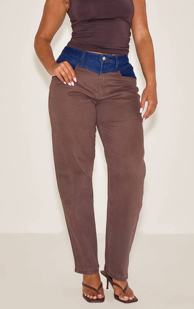 Chocolat Jean Droit Taille Haute En Denim Stretch Shape Avec Taille Contrastante