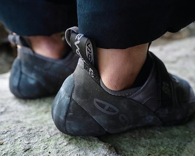EVOLV - CHAUSSONS ESCALADE THE MIDNIGHT SMOKE ZENIST