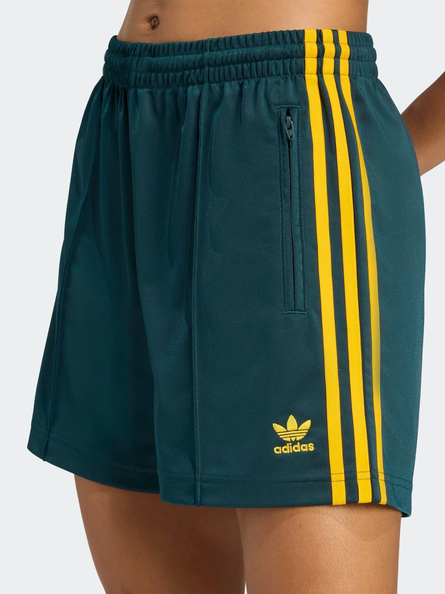 Groen - Adidas Original Firebird shorts