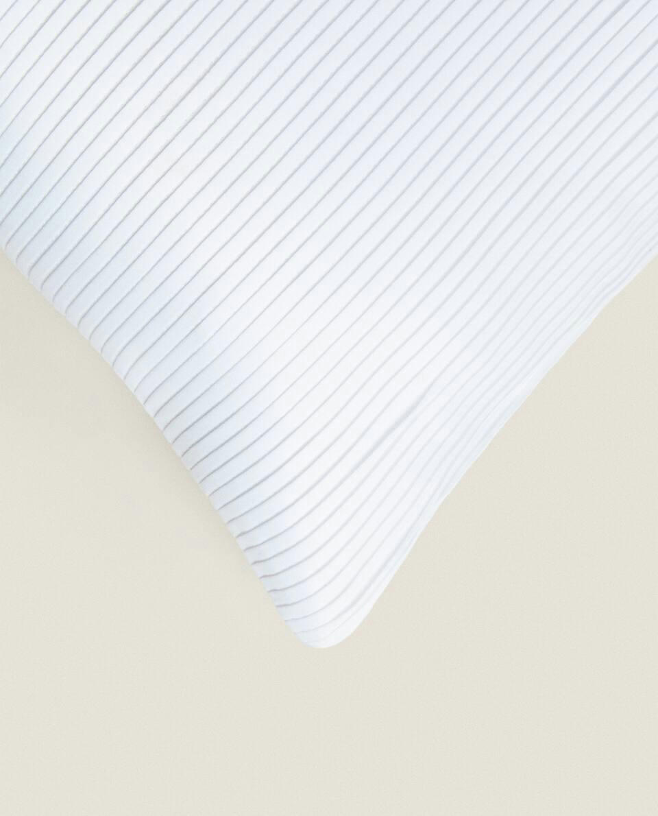 CAPA DE ALMOFADA PLISSADA