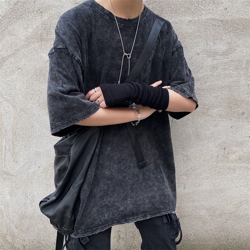 Porstina - Versleten T-shirt met korte mouwen en ronde hals