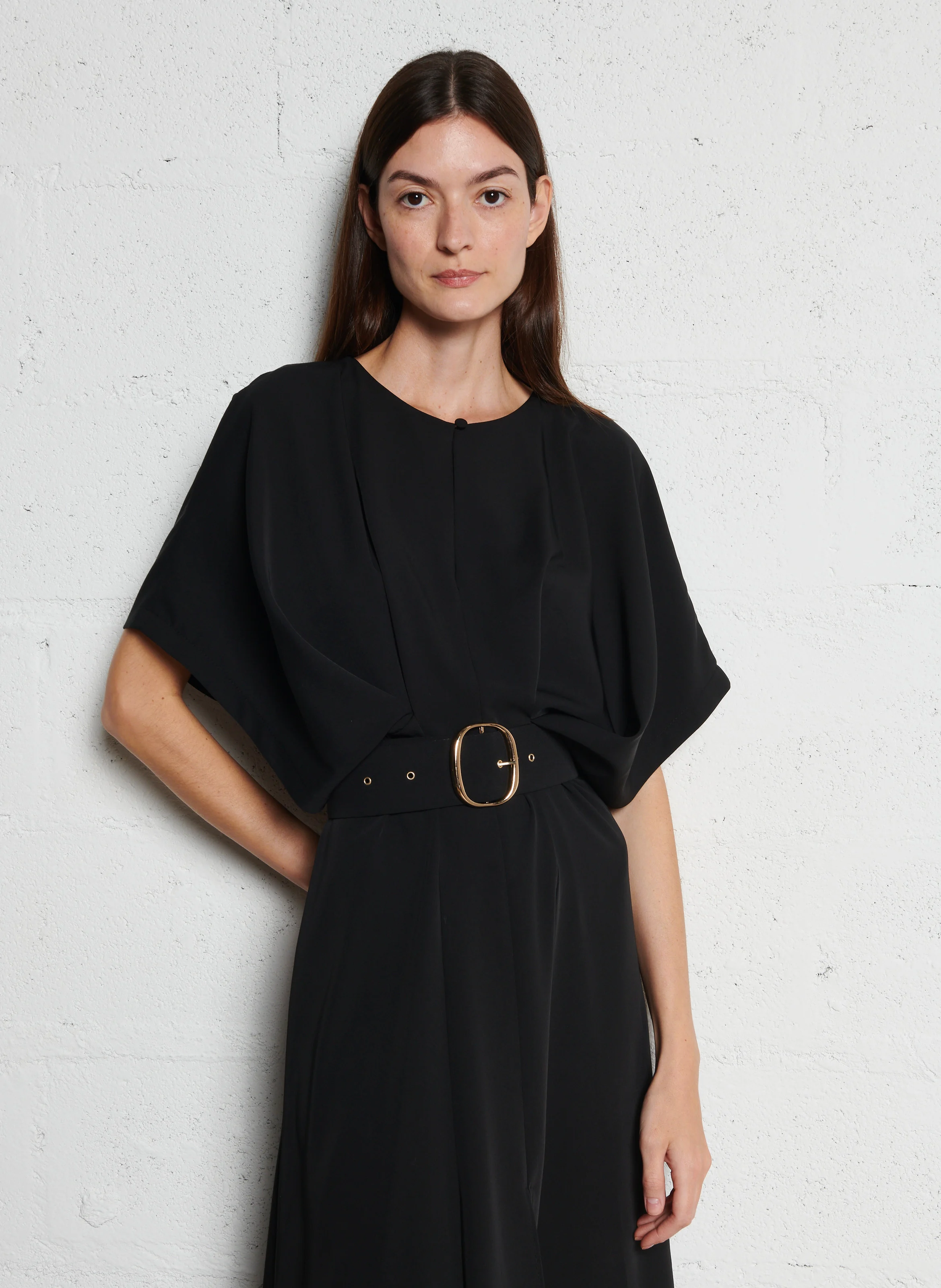 Robe longue col rond ceinturée | Noir