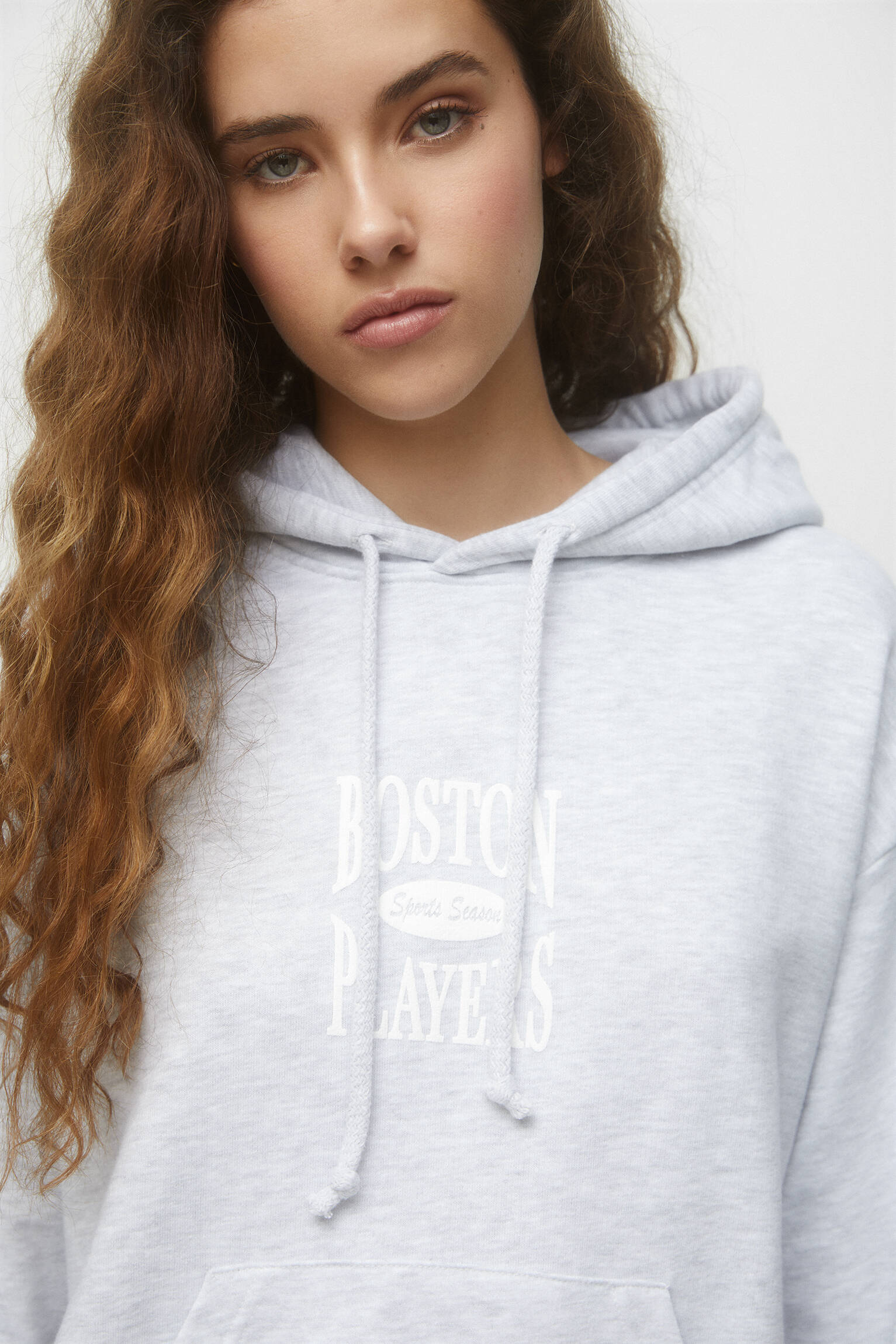 MOLETOM COM CAPUZ OVERSIZED - CINZA PESADO