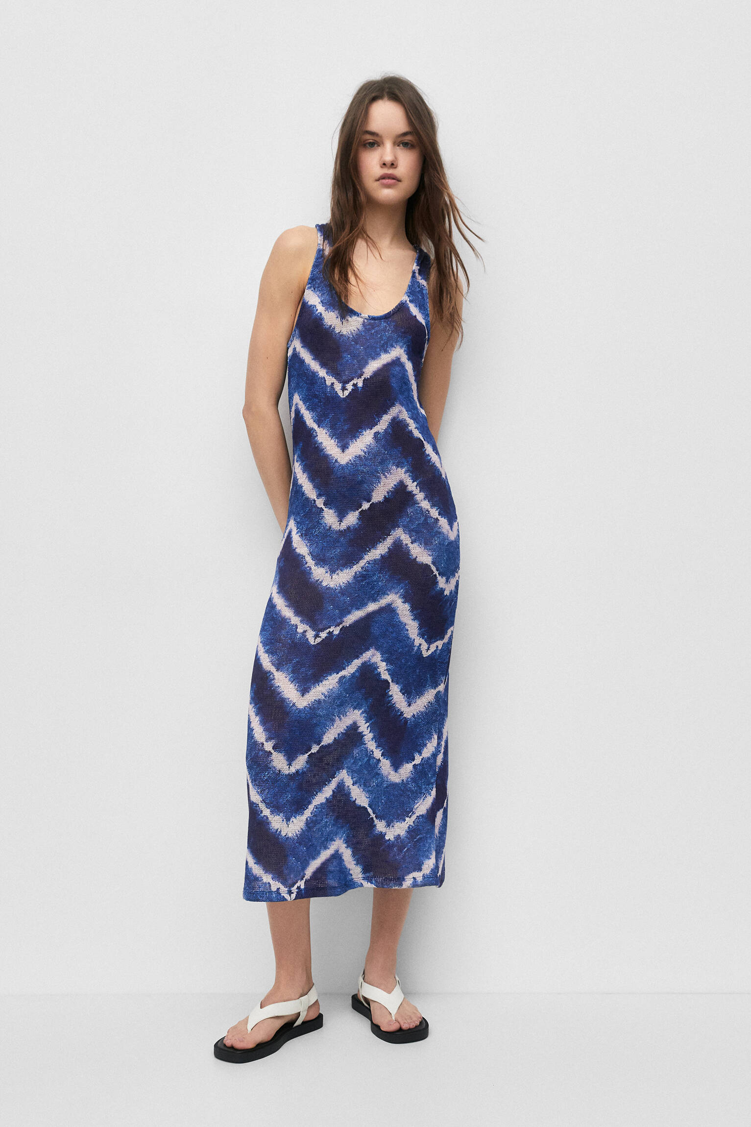 VESTIDO LONGO DE TRICÔ TIE-DYE - AZUL-TINTA