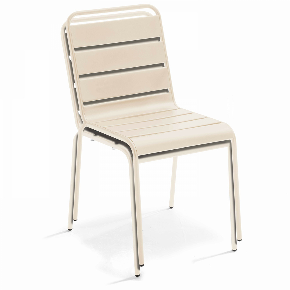 Chaise en métal ivoire