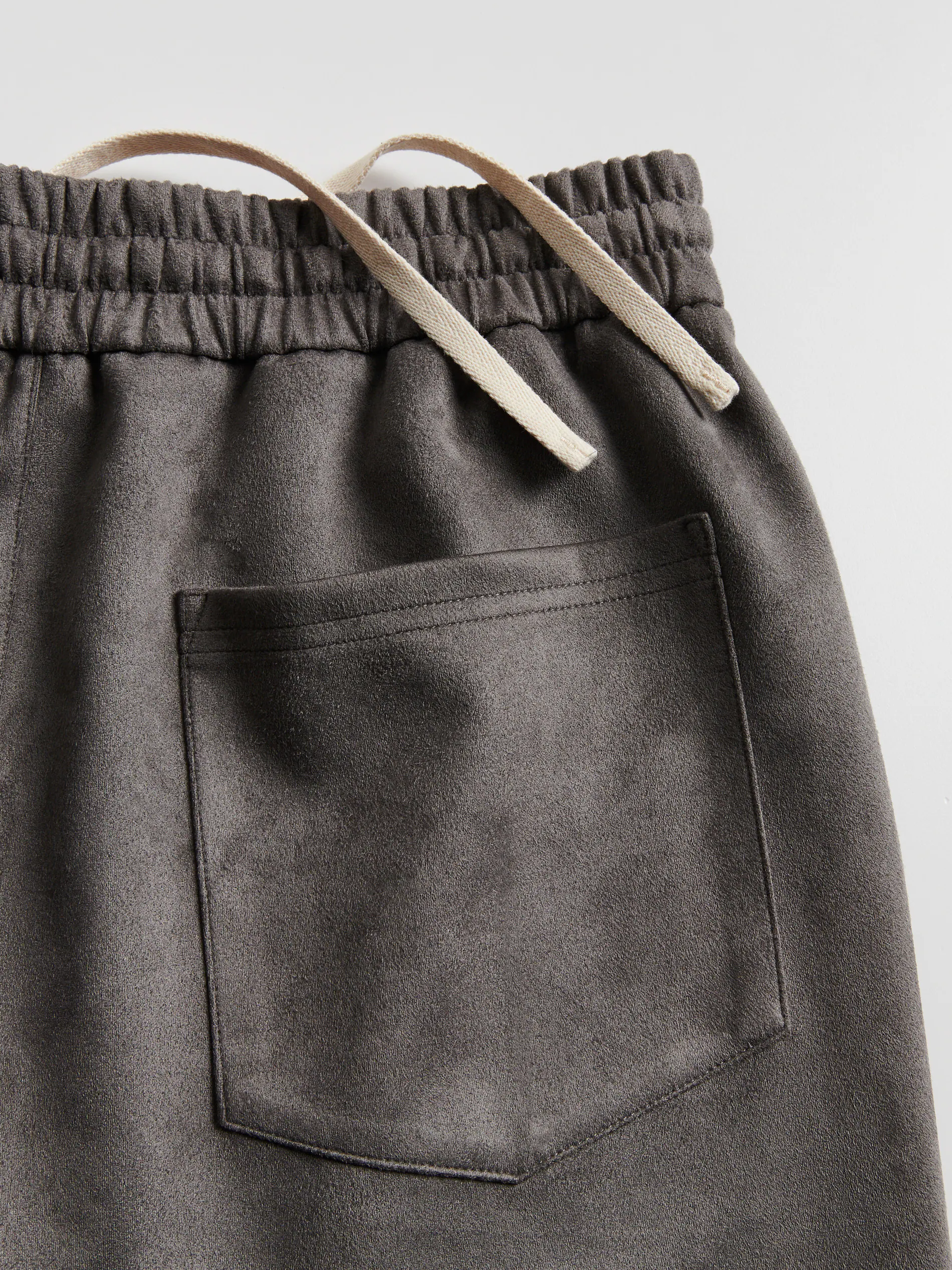 Shorts aus Wildlederimitat