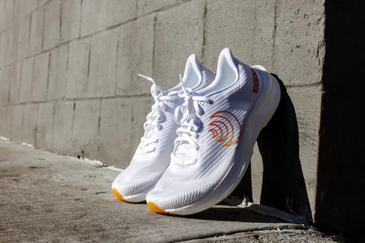 Topo Athletic Cyclone 3 M White / Sunset