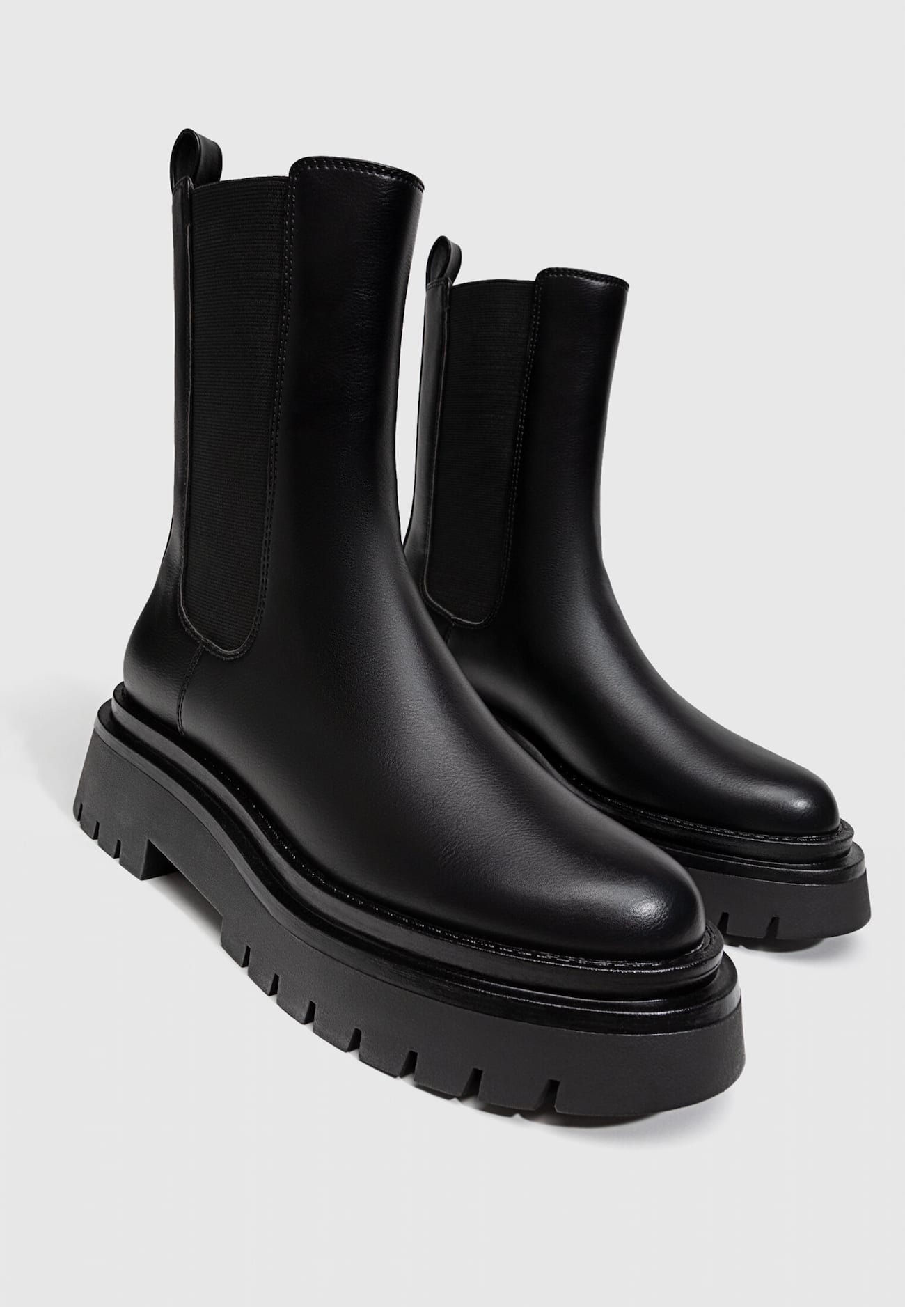 Botas Chelsea de cano curto sem salto
