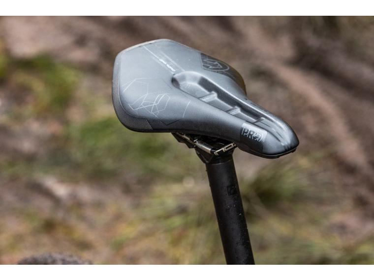 PRO Stealth Offroad Zadel
