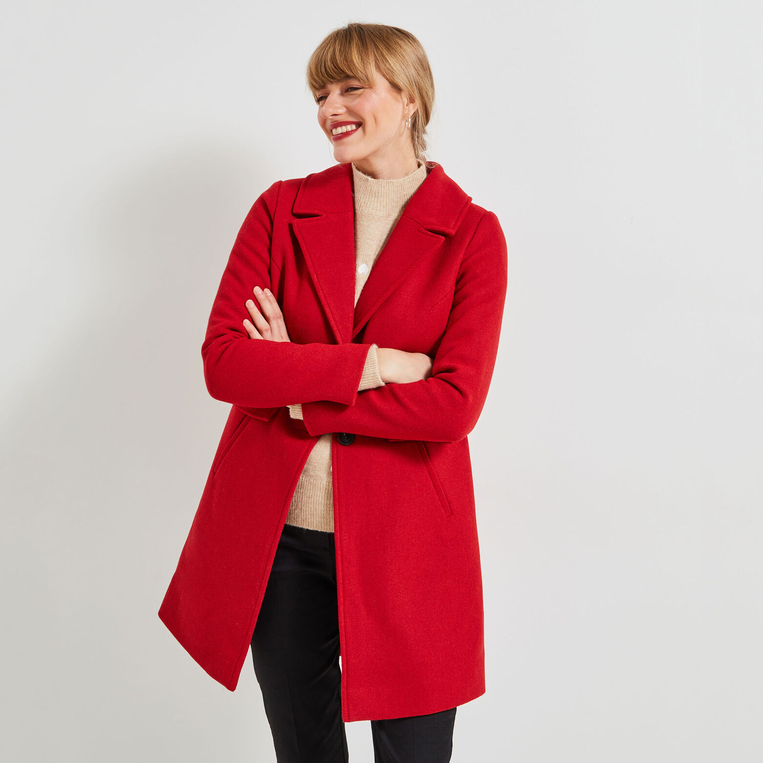 Manteau par-dessus femme