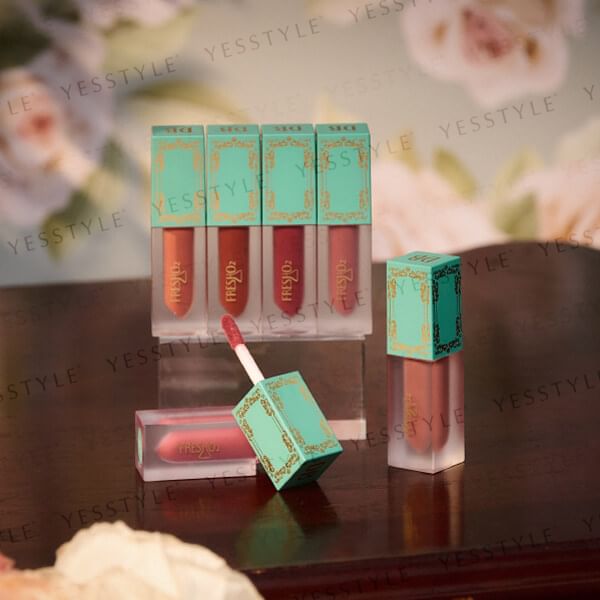 FreshO2 - Danny Beeech Collection Superstar Feather Matte Lip Clay