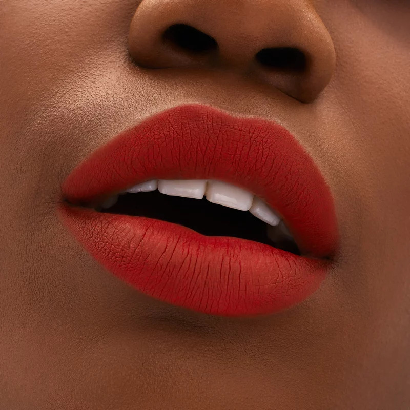 MAC Locked Kiss 24Hr Lipstick 1,8 gr. - Gutsy