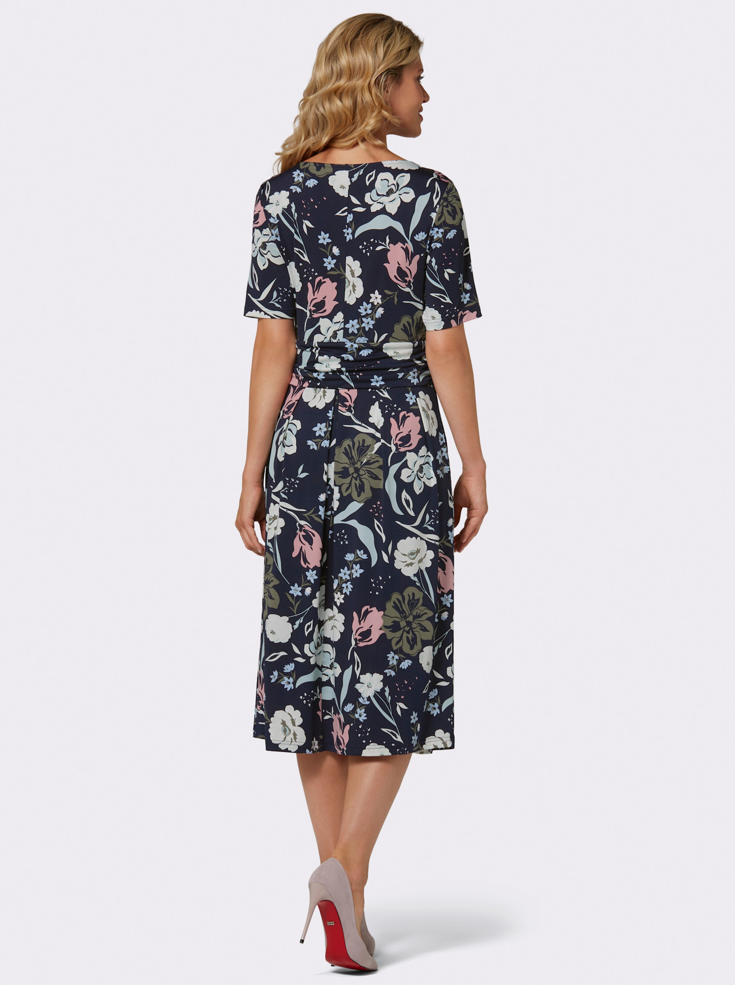 Jerseykleid mit halblangen Ärmeln, geblümt