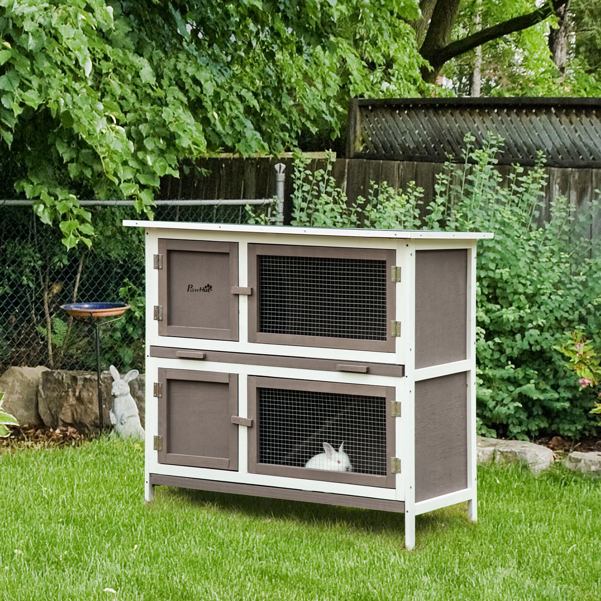 Gaiola de madeira PawHut para coelhos, com 2 andares, 100x47x91 cm, telhado de asfalto, portas com trava, bandejas removíveis e rampa para 2 coelhos, marrom.
