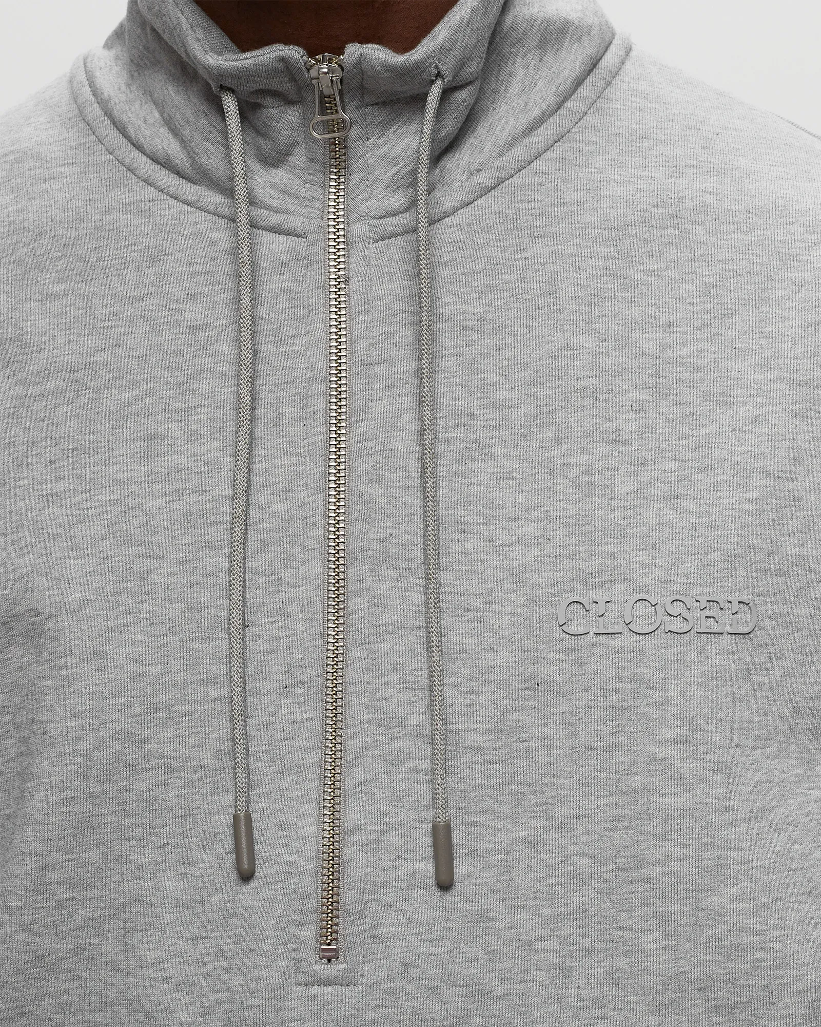 CLOSED HALF ZIP SWEAT