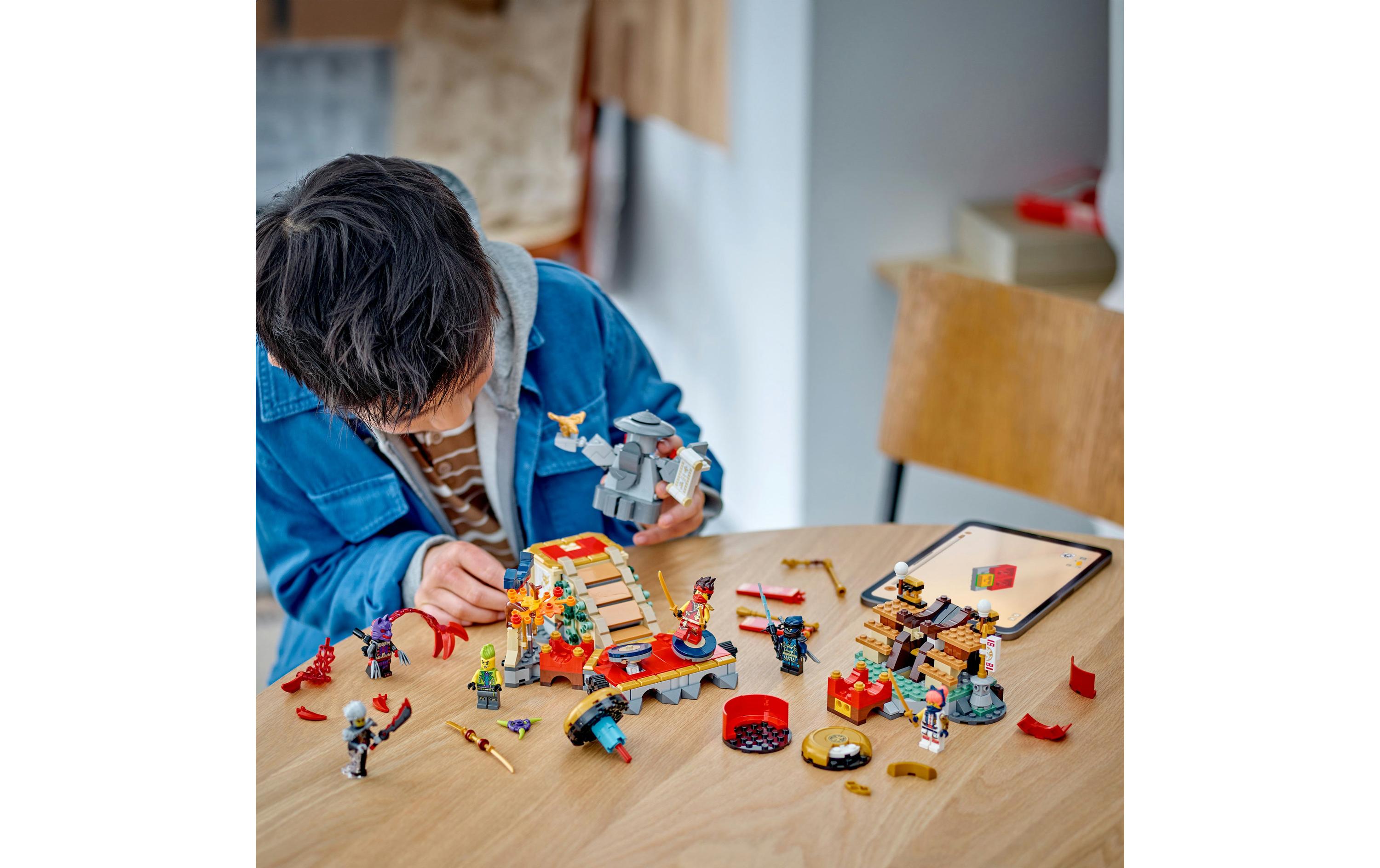 Ninjago Turnier-Arena 71818Spielset zum Nachstellen der Actionszenen aus der 2. Staffel