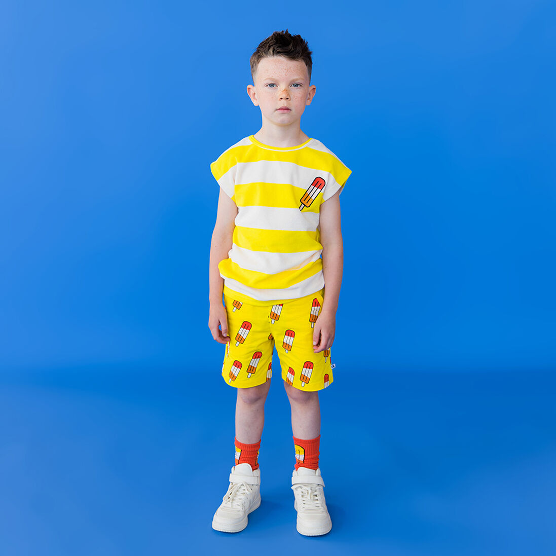 CARLIJNQ gele carlijnq t-shirt stripes yellow - boxy shirt with embroidery