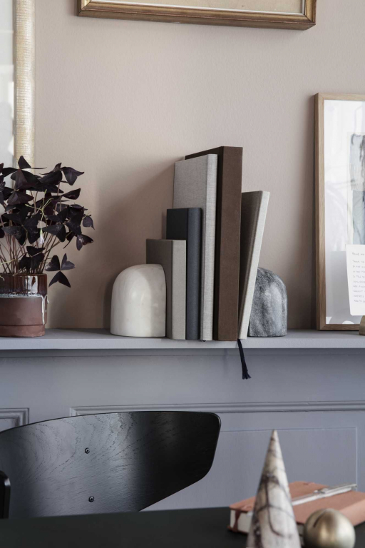 Ferm Living Herman gestoffeerde stoel donkerblauw