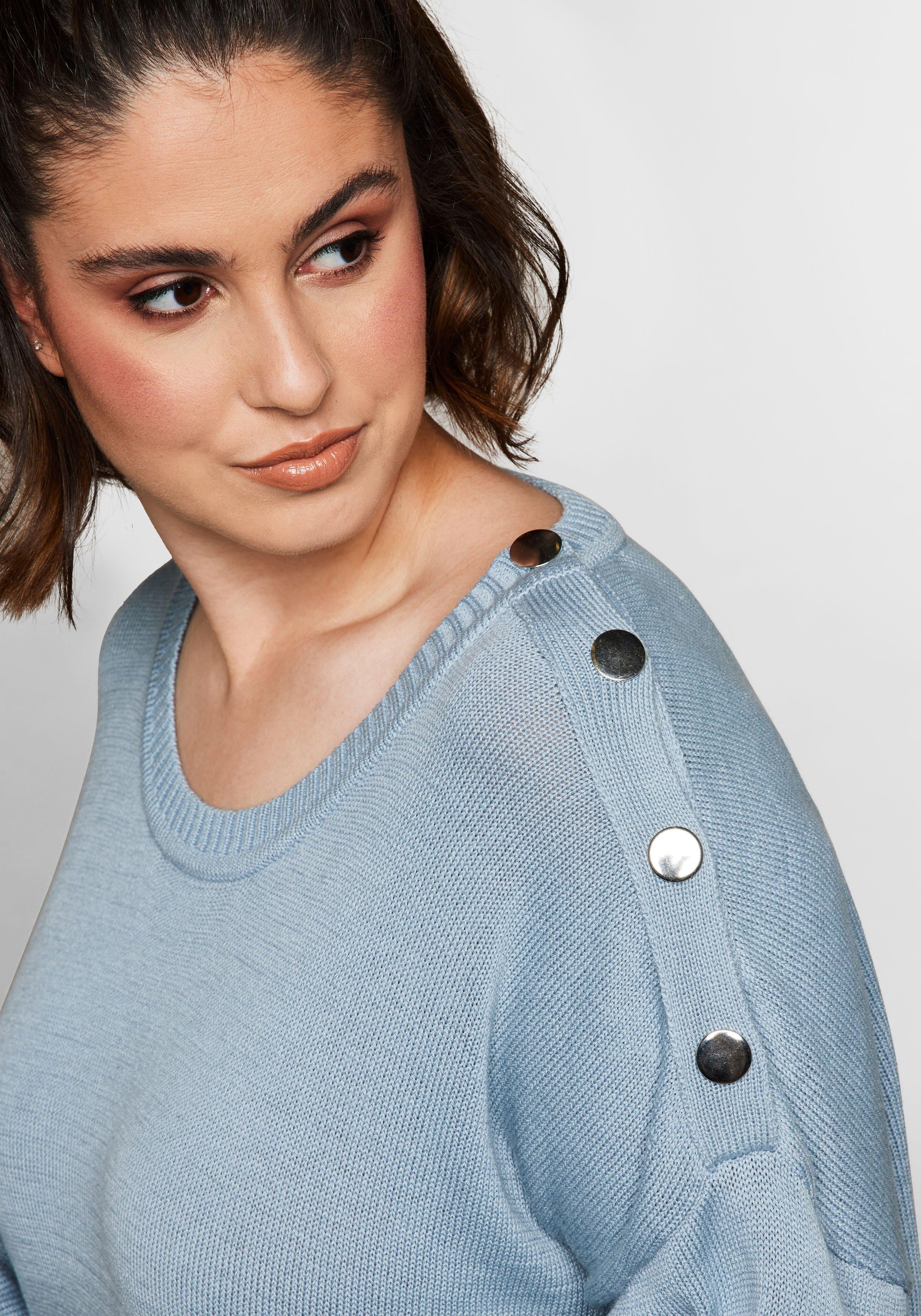 Pullover mit Druckknöpfen an der Schulter