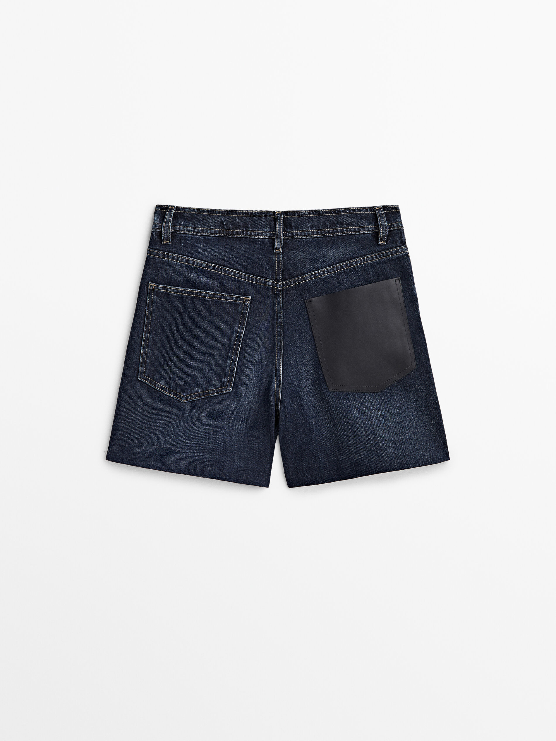 Shorts jeans de cintura alta com bolsos de couro - AZUL MÉDIO